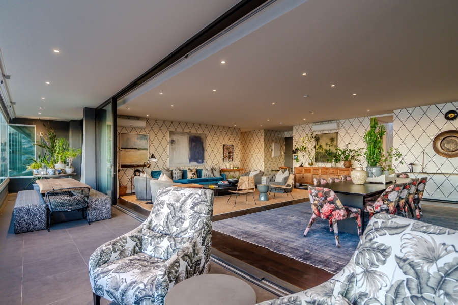 3 Bedroom Property for Sale in Sea Point Western Cape